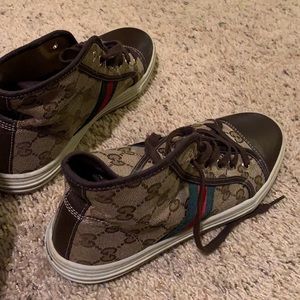 Gucci sneaker US8 fit for 38 EU